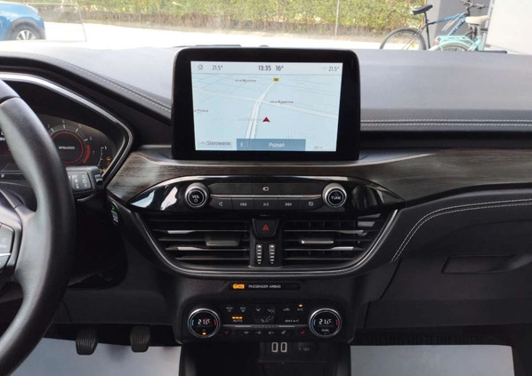 Ford Kuga cena 114900 przebieg: 71988, rok produkcji 2021 z Poznań małe 742